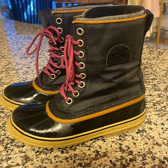 Women’s Sorel Winter Boots - Size 9 (Like New) - Picture 1 of 6